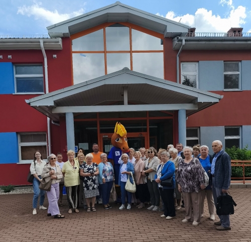 Zdjęcie do aktualności: Seniorzy z Klubu Senior+ w Sierzchowie z wizytą w „Orlim Stawie” wiecej